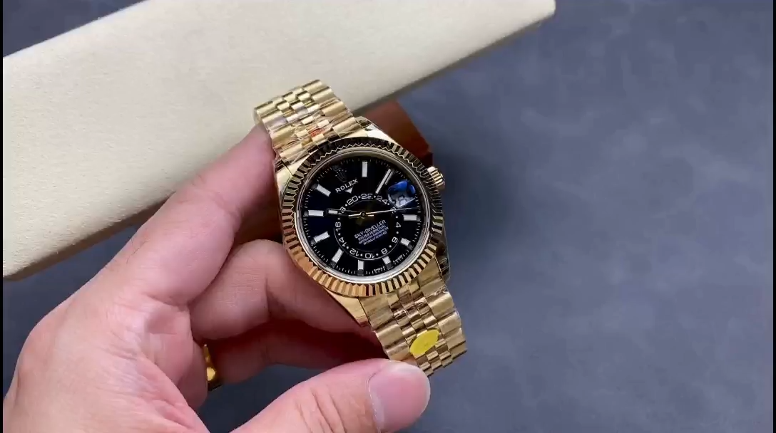 Rolex Sky Dweller 42mm18 kt Yellow Gold Black Dial m336938 0005