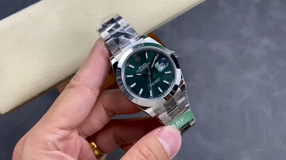 Rolex Datejust 41 Green Stick Dial Oyster m126300 0019 Men's Watch