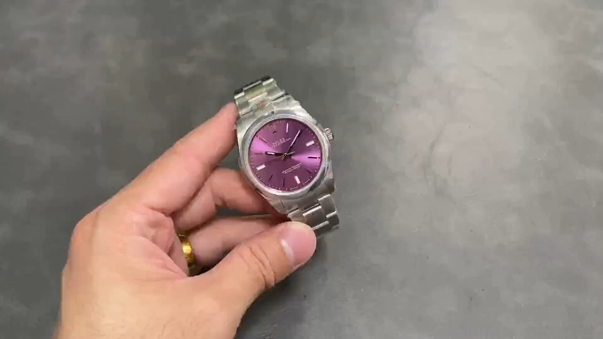 Rolex Oyster Perpetual 39 Red Grape Dial Steel 114300 0002 Men's Watch