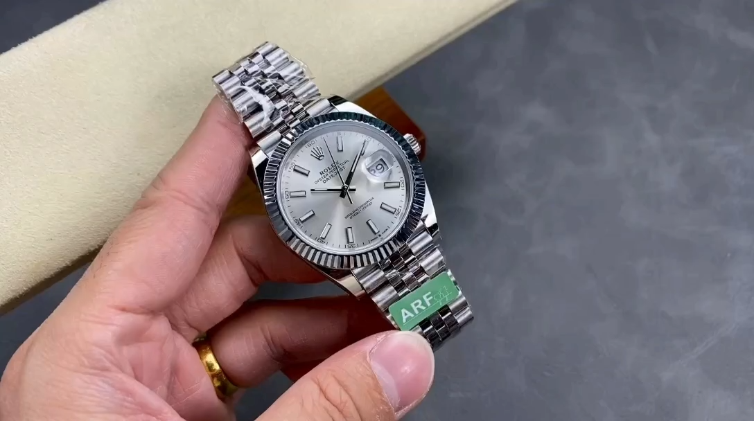 Rolex Datejust 41mm Stainless Steel 126334 0004 Silver Index Jubilee Mens Watch