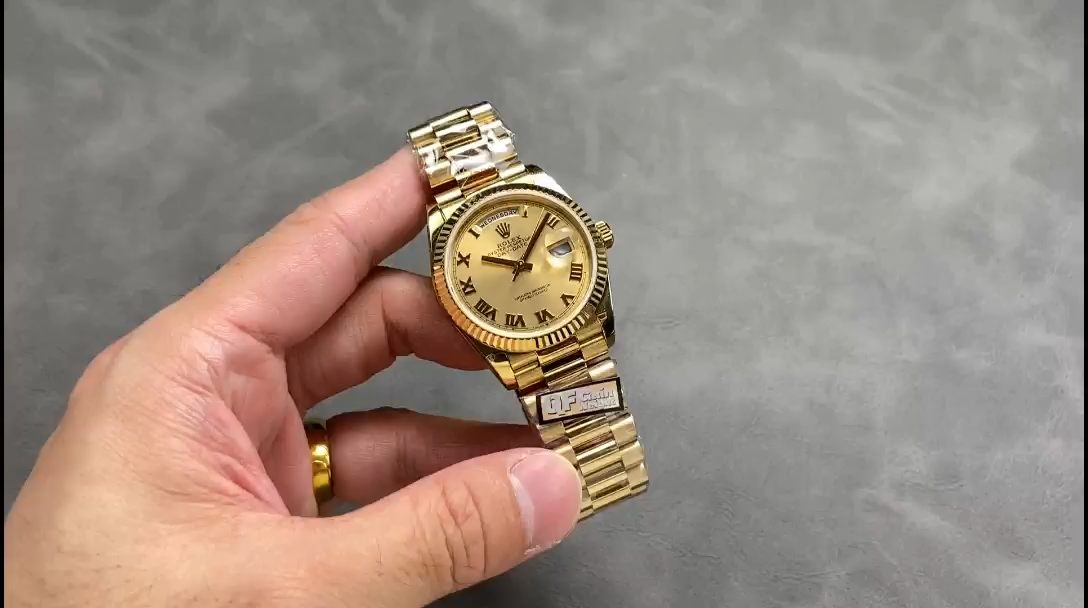 Rolex Day-Date 228238 Champagne Roman Dial Fluted Bezel 40mm Mens Replica Watch