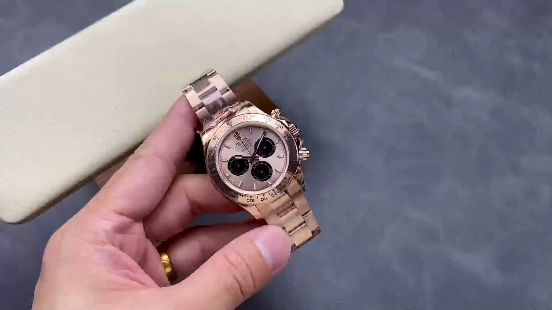 Rolex Daytona 126505 Everose Gold Sundust Panda Dial 40MM Mens Replica Watch