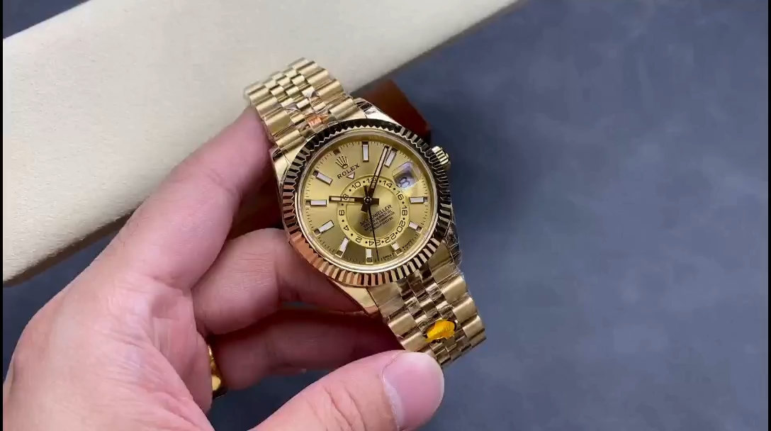 Rolex Sky-Dweller m336938-0004 Yellow Gold Champagne Dial 42mm Mens Replica Watch