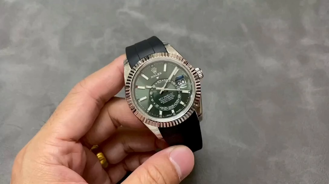 Rolex Sky Dweller 42mm 336239 Rubber Strap Black Dial Men's Watch