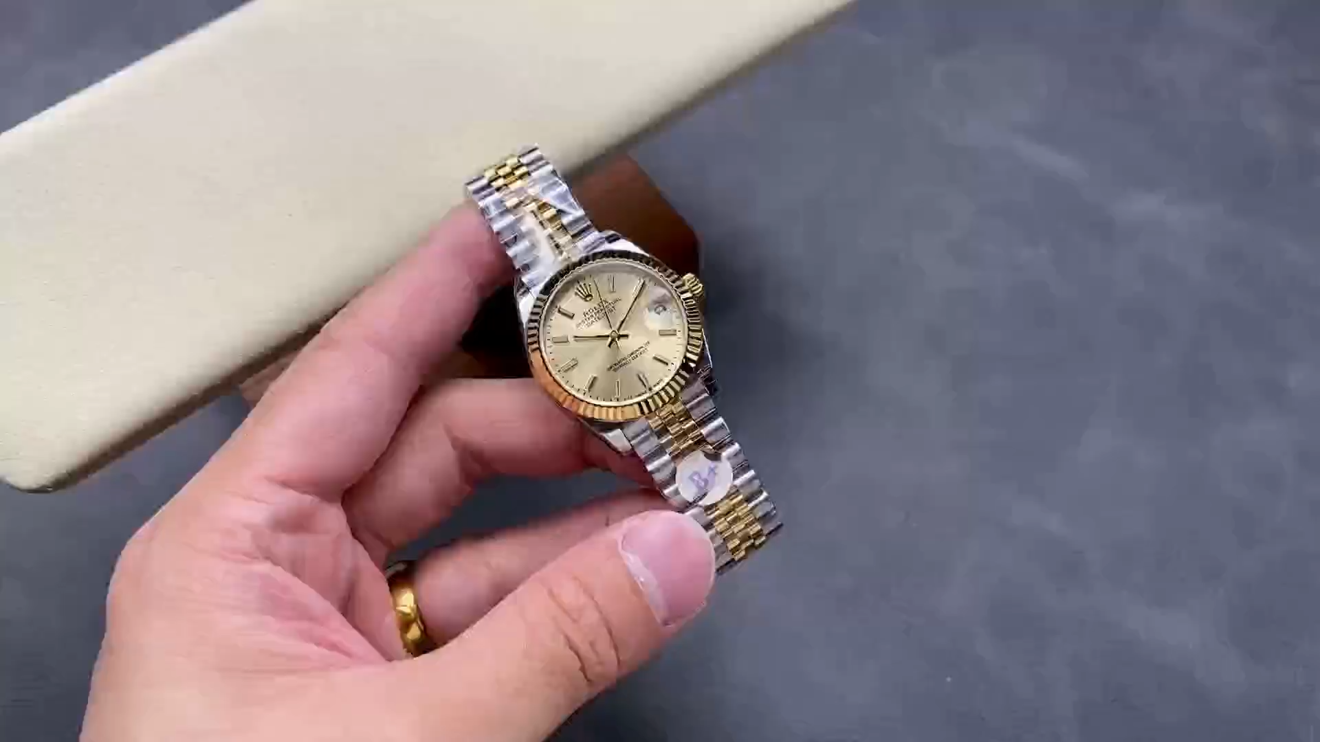 Rolex Datejust 36MM 126233 0015 Champagne Index Dial Fluted Bezel Unisex Replica Watch