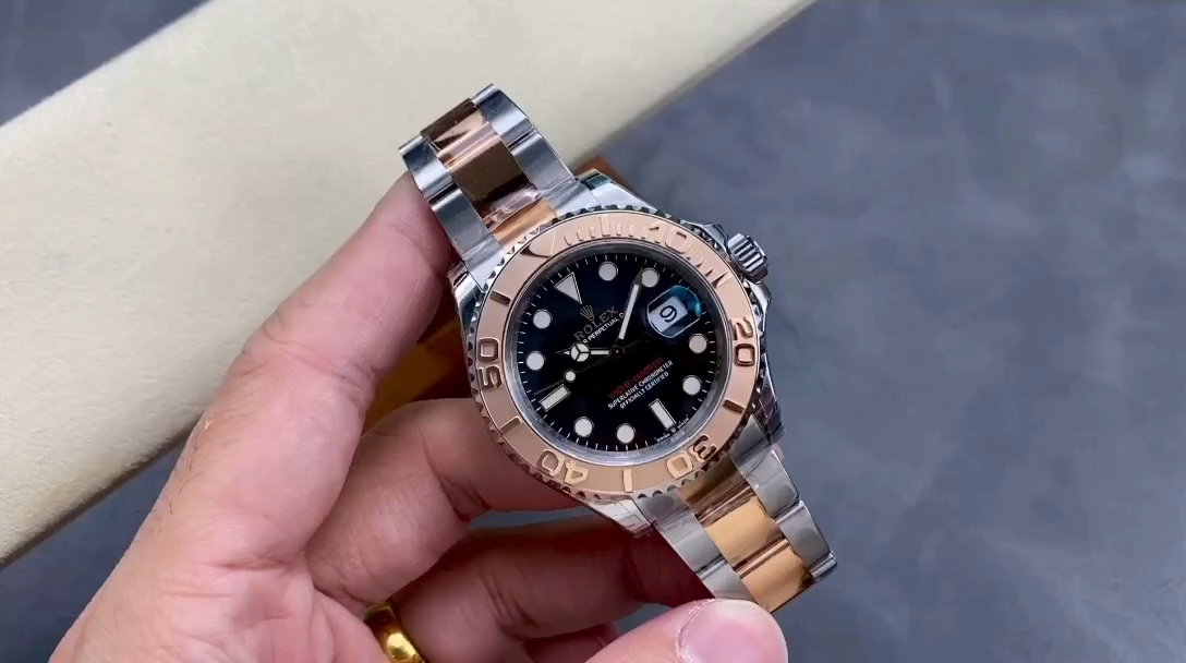 Rolex Yacht-Master 126621 EverRose Gold Black Dial 40MM Mens Replica Watch