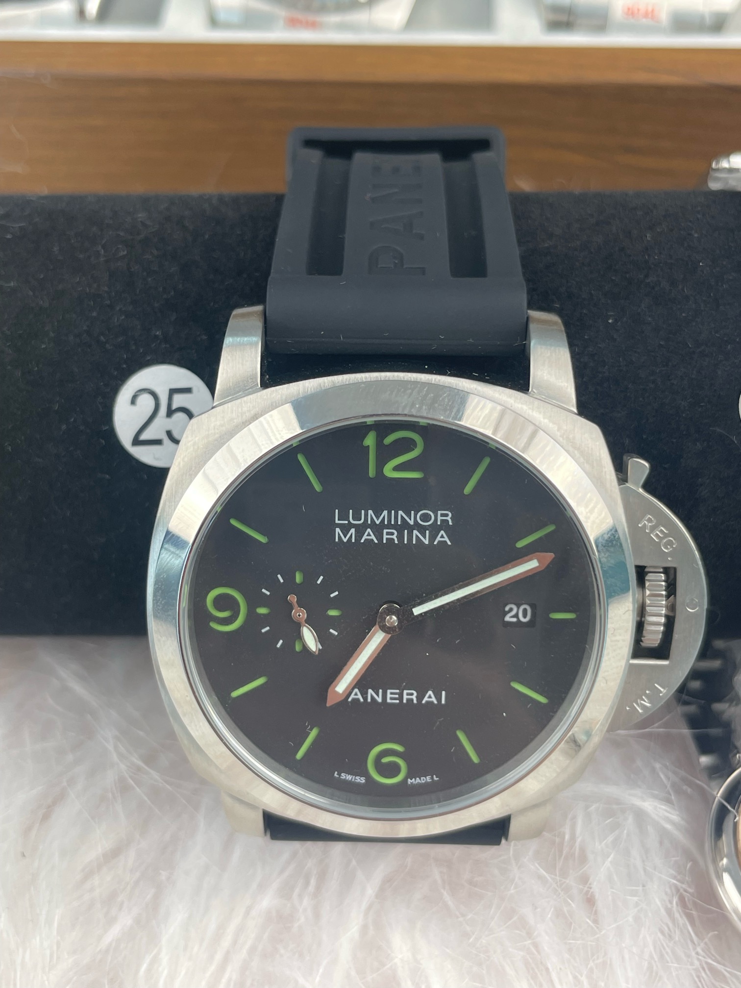 LIVE Room Clone Watch NO.25